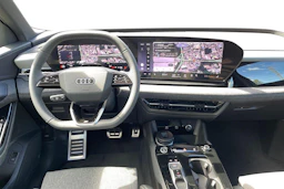 harmaa Audi Q6 e-tron 2026 kuva 7.