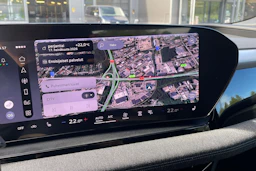 harmaa Audi Q6 e-tron 2026 kuva 26.