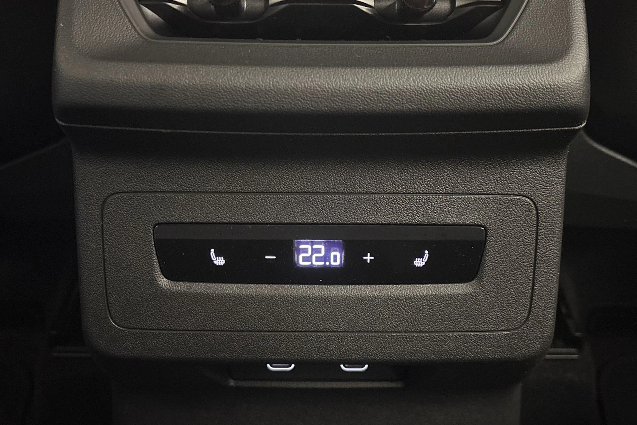 met. sininen Audi Q6 e-tron 2026 kuva 11.