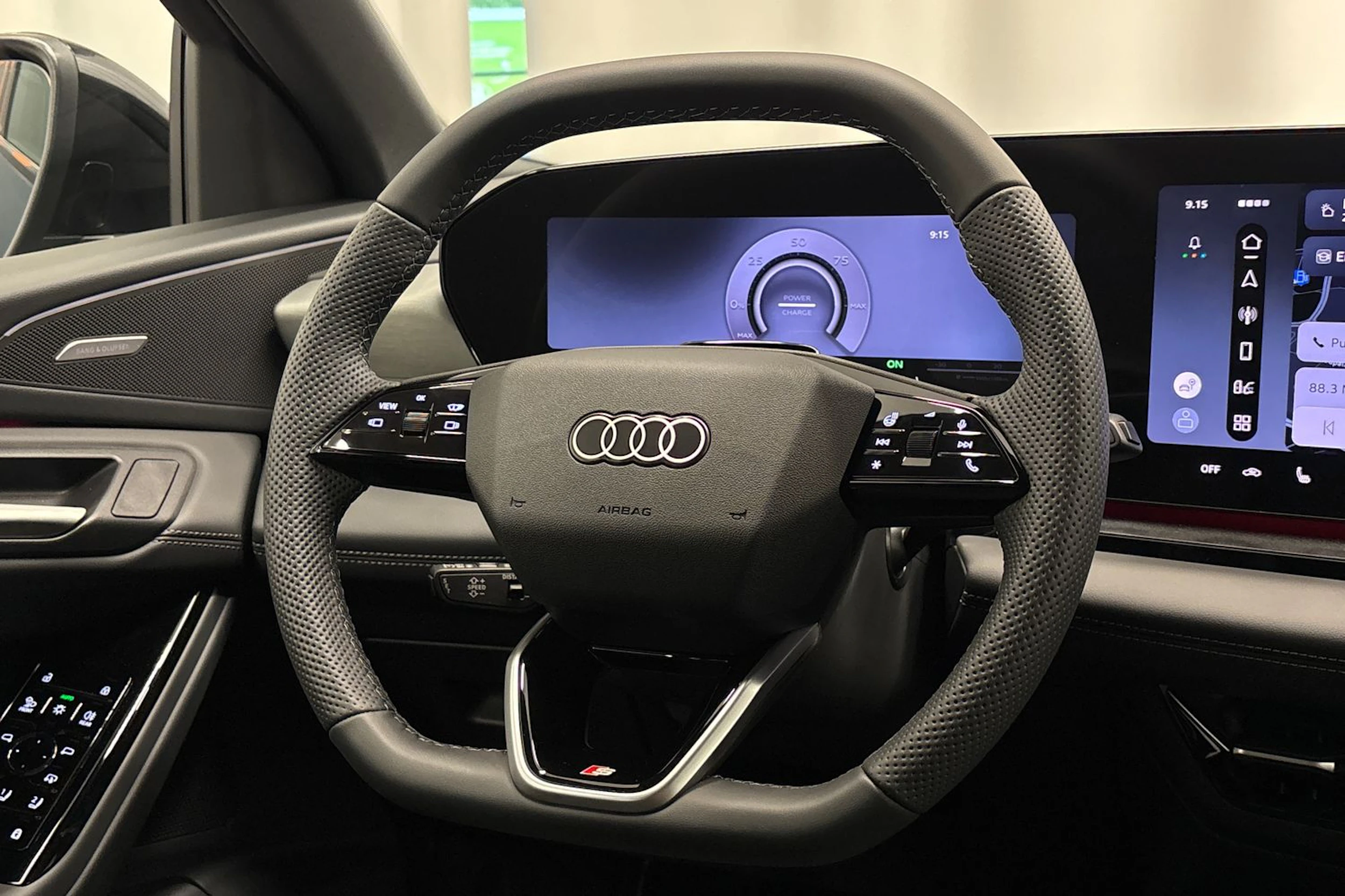 met. sininen Audi Q6 e-tron 2026 kuva 16.