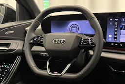 met. sininen Audi Q6 e-tron 2026 kuva 16.