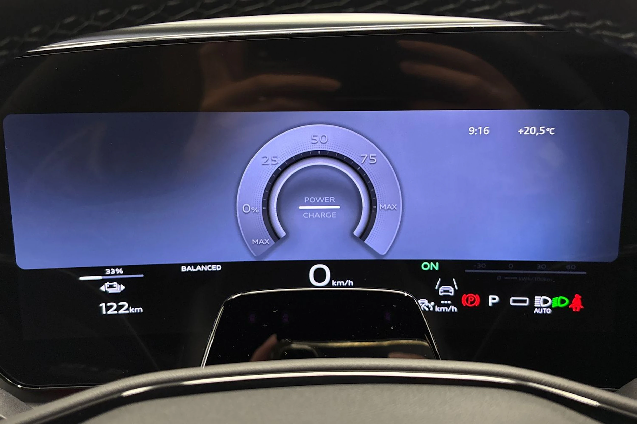 met. sininen Audi Q6 e-tron 2026 kuva 20.
