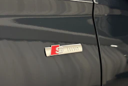 met. sininen Audi Q6 e-tron 2026 kuva 36.