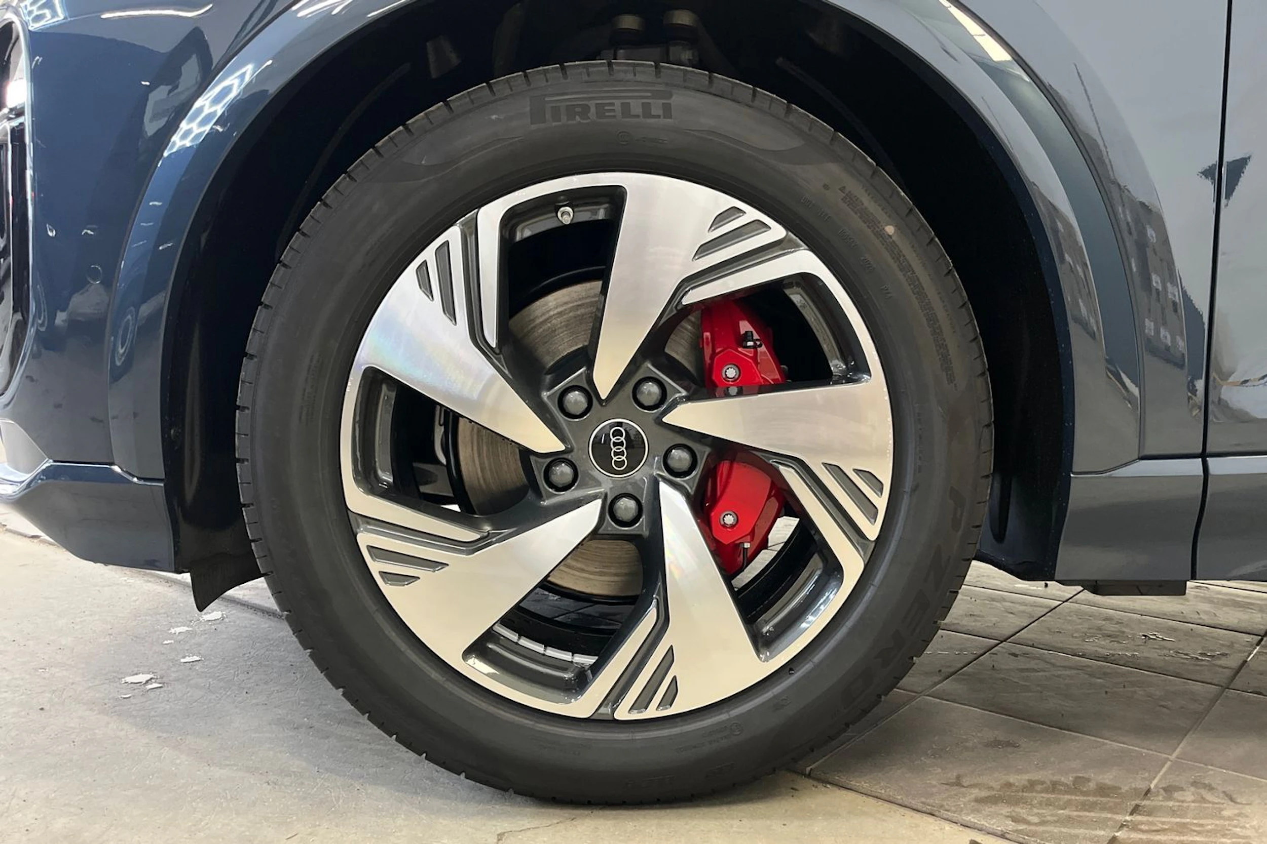 plasma sininen Audi Q6 e-tron 2026 kuva 10.