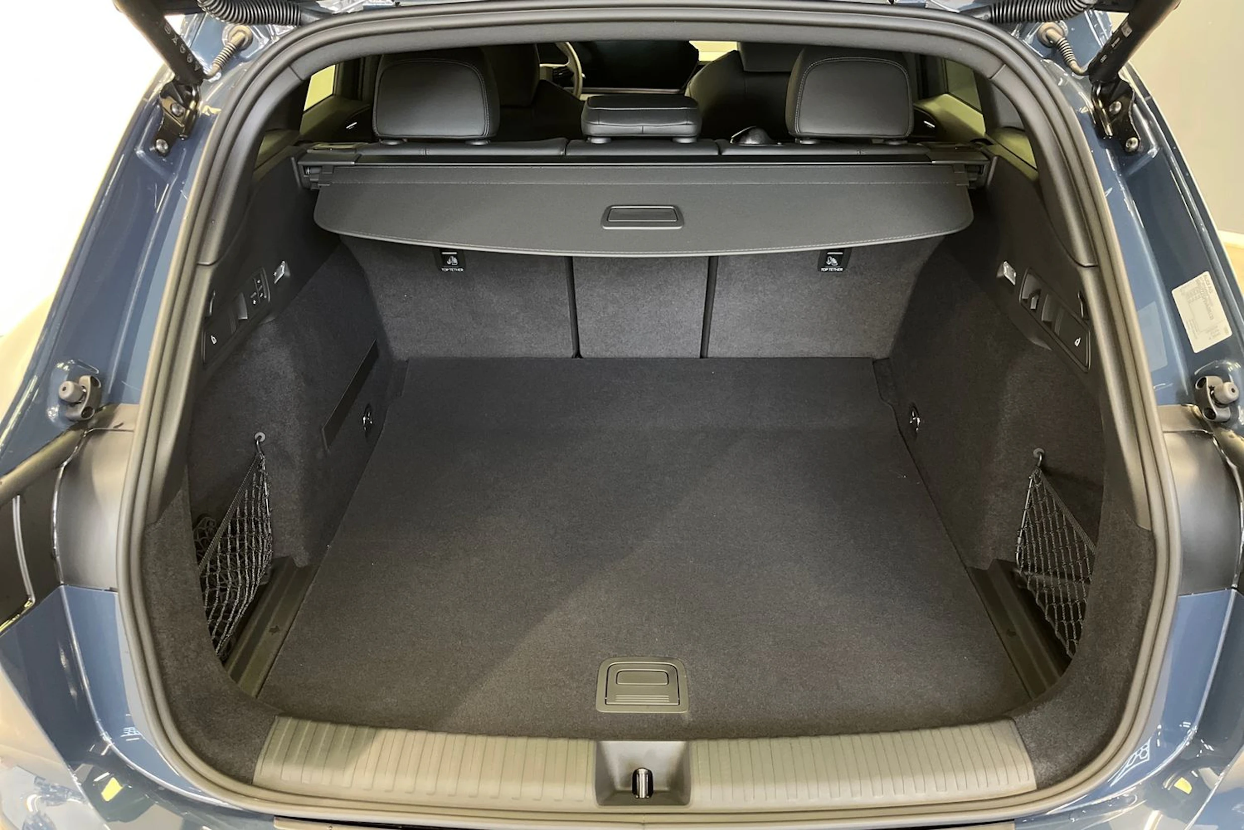 plasma sininen Audi Q6 e-tron 2026 kuva 11.