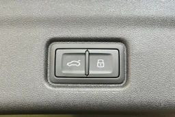 plasma sininen Audi Q6 e-tron 2026 kuva 14.
