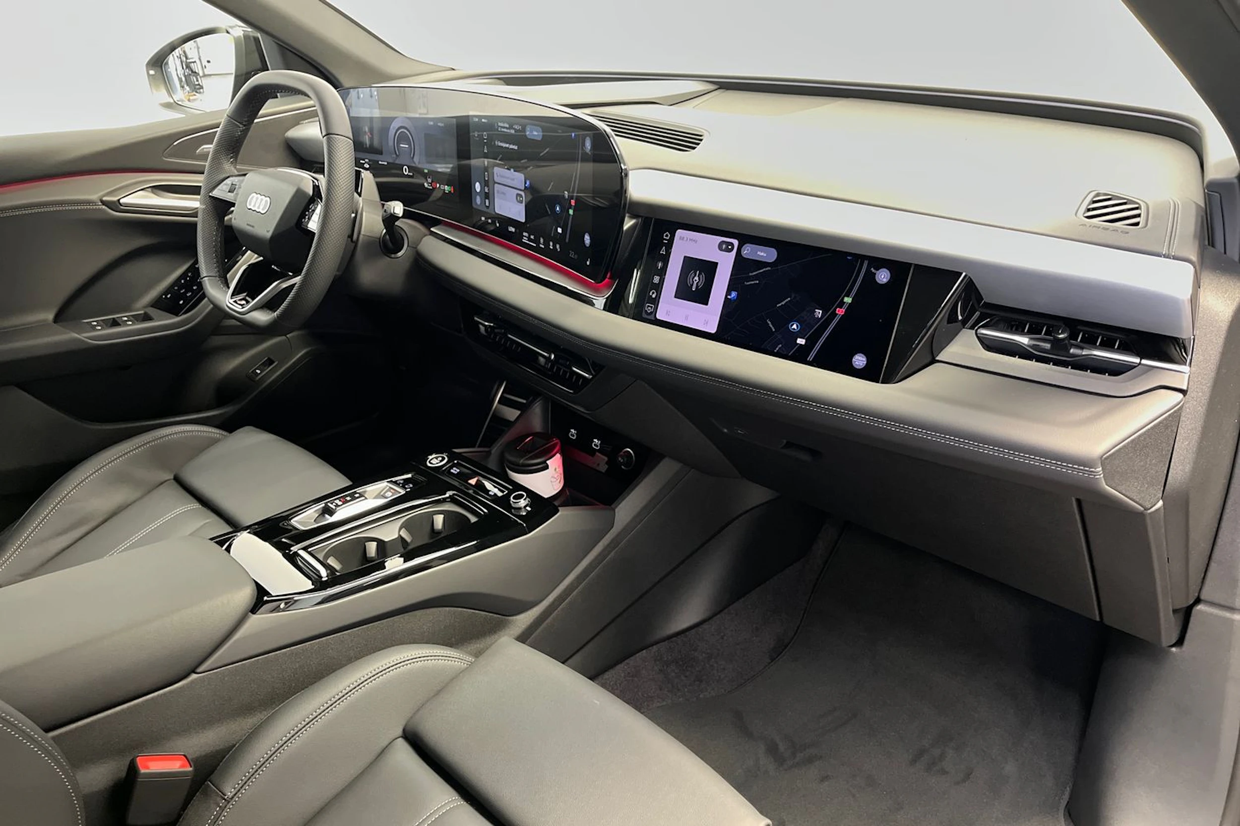 plasma sininen Audi Q6 e-tron 2026 kuva 15.