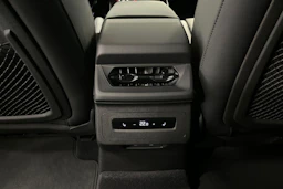 plasma sininen Audi Q6 e-tron 2026 kuva 16.