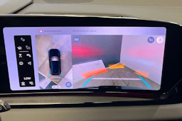 plasma sininen Audi Q6 e-tron 2026 kuva 18.