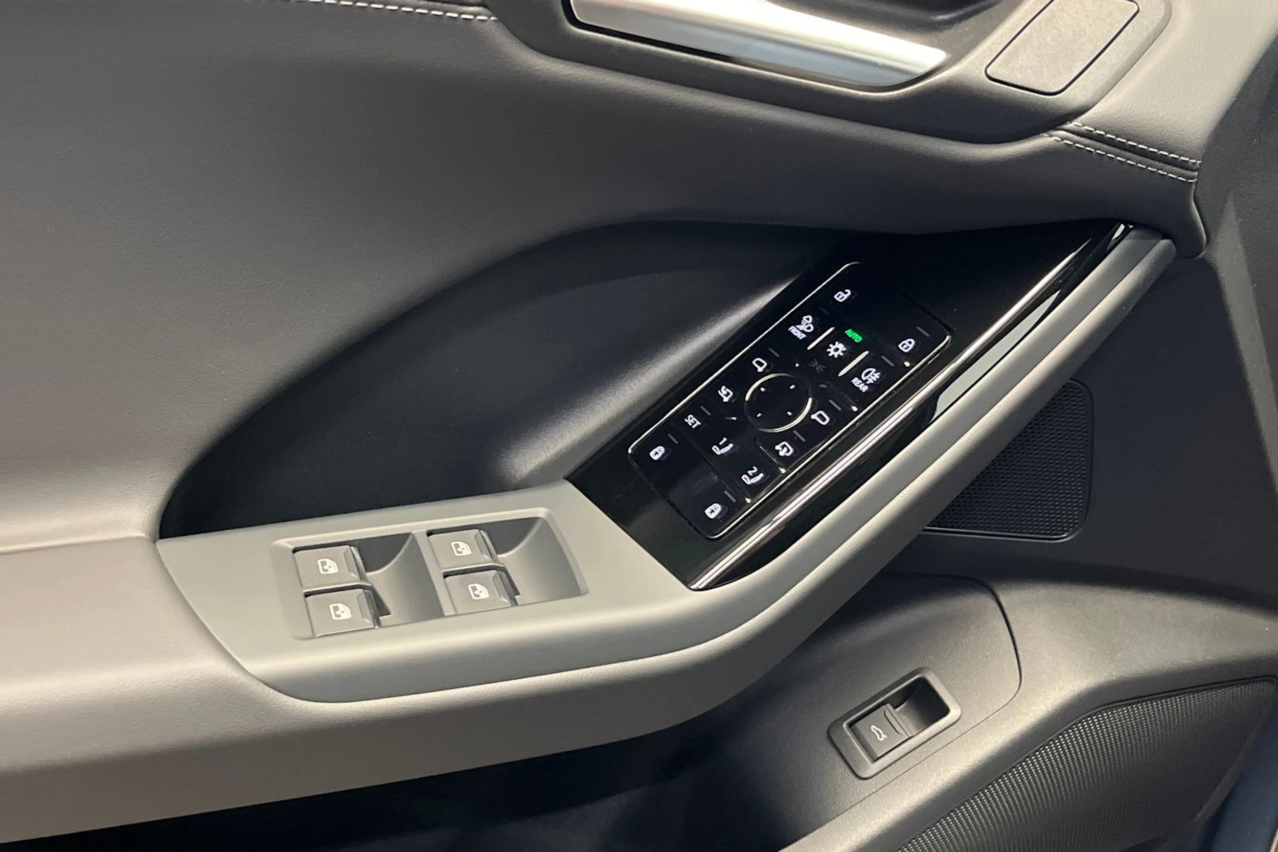 plasma sininen Audi Q6 e-tron 2026 kuva 20.