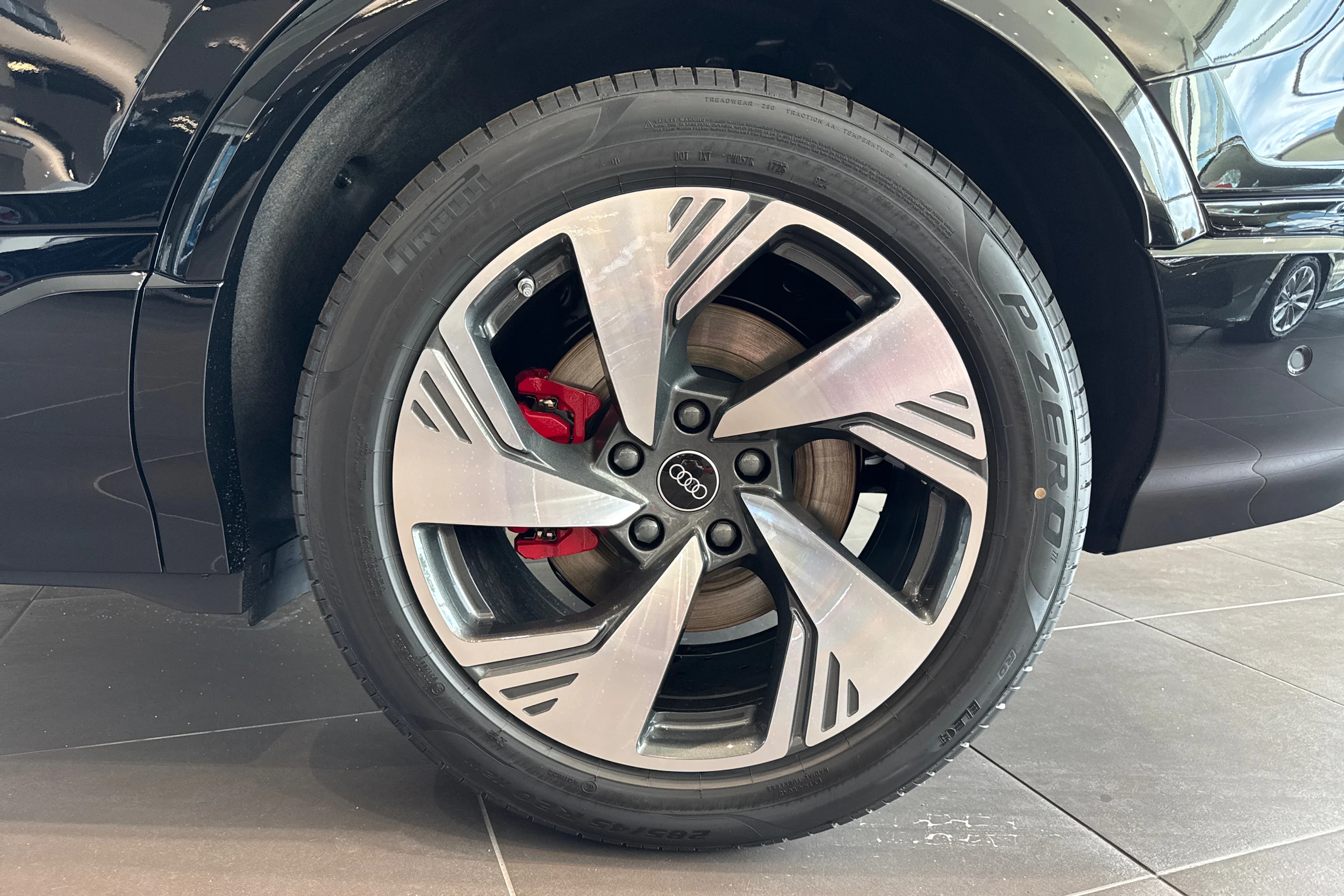 musta Audi Q6 e-tron 2026 kuva 10.