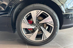musta Audi Q6 e-tron 2026 kuva 10.