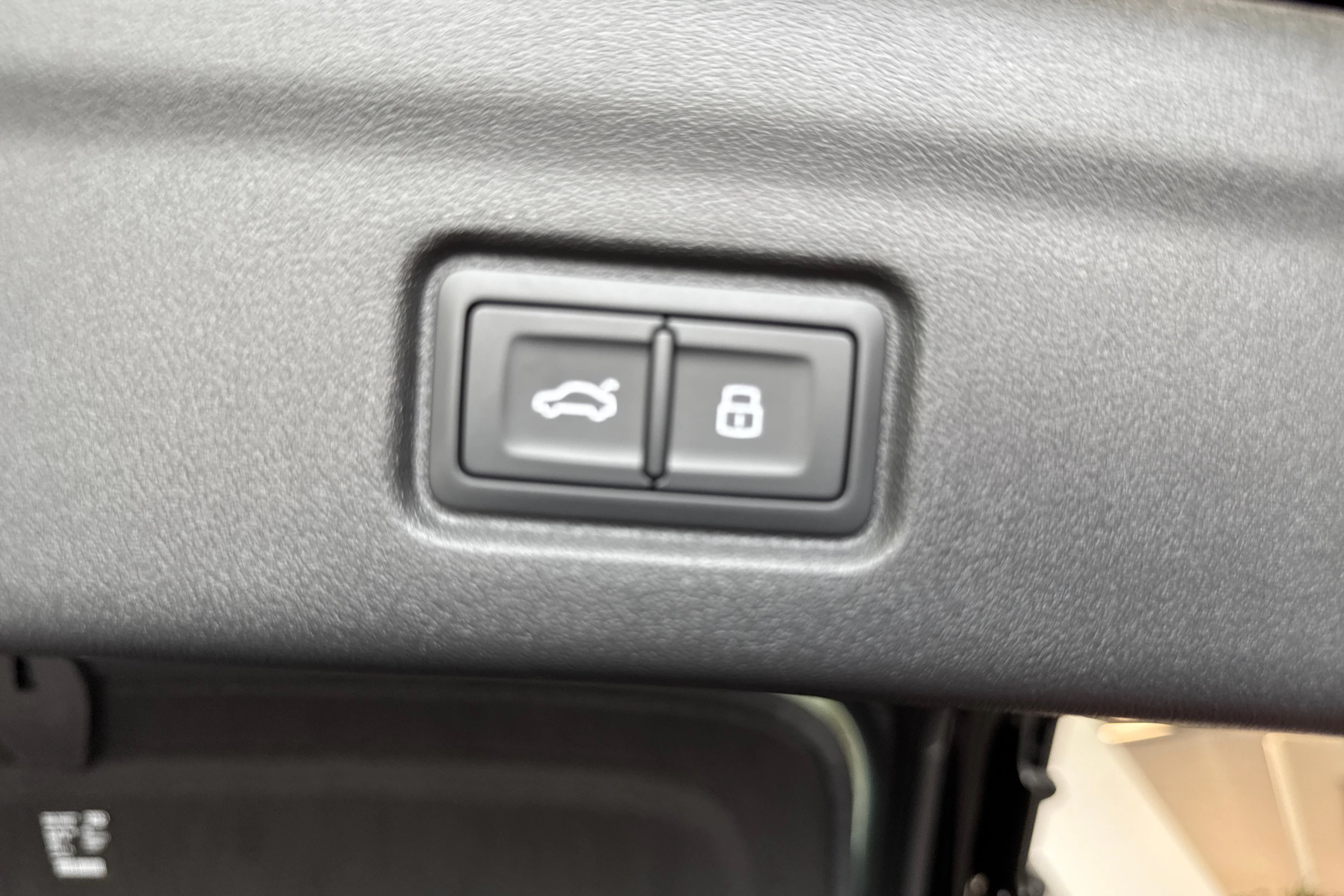musta Audi Q6 e-tron 2026 kuva 12.