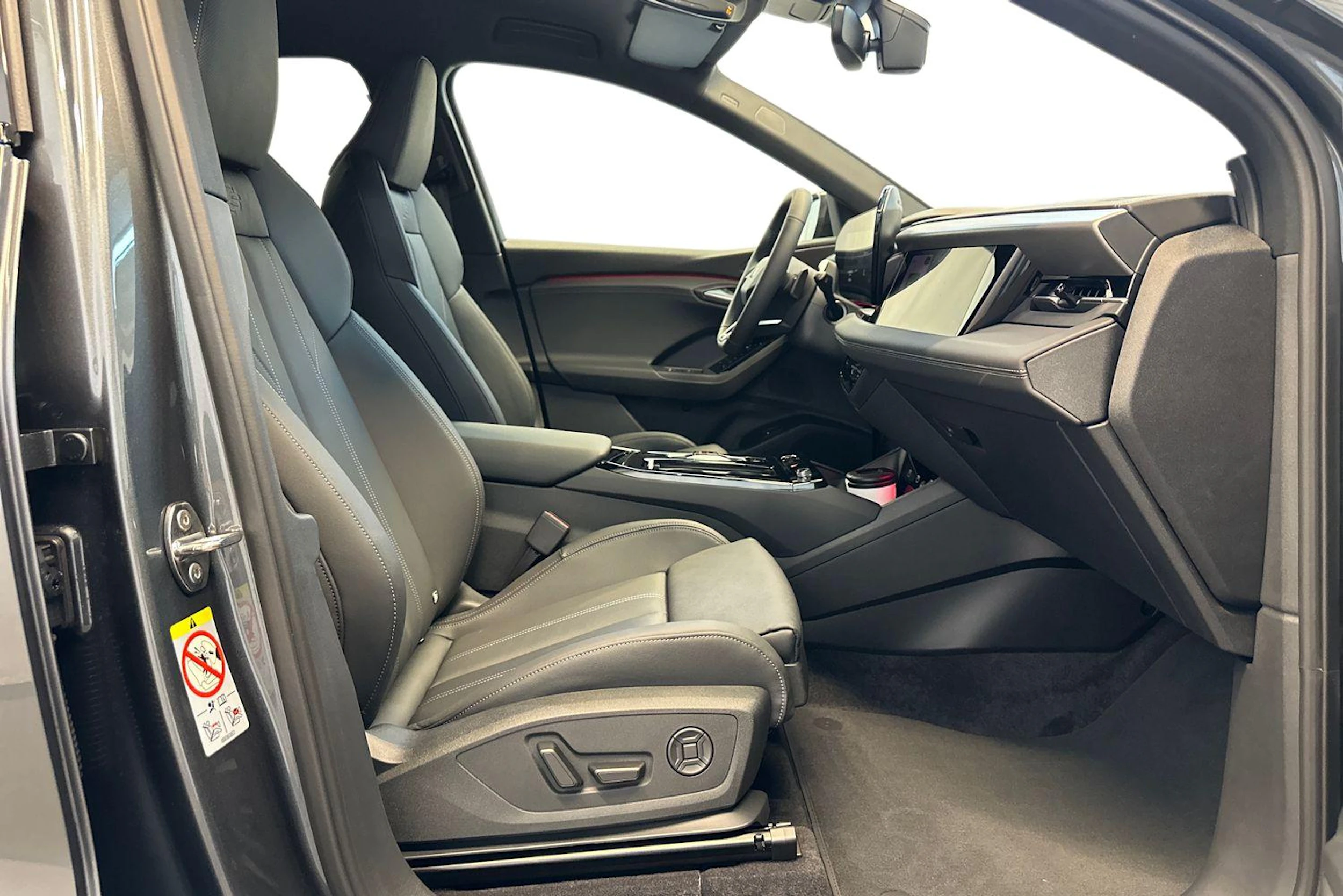 daytona harmaa Audi Q6 e-tron 2026 kuva 9.