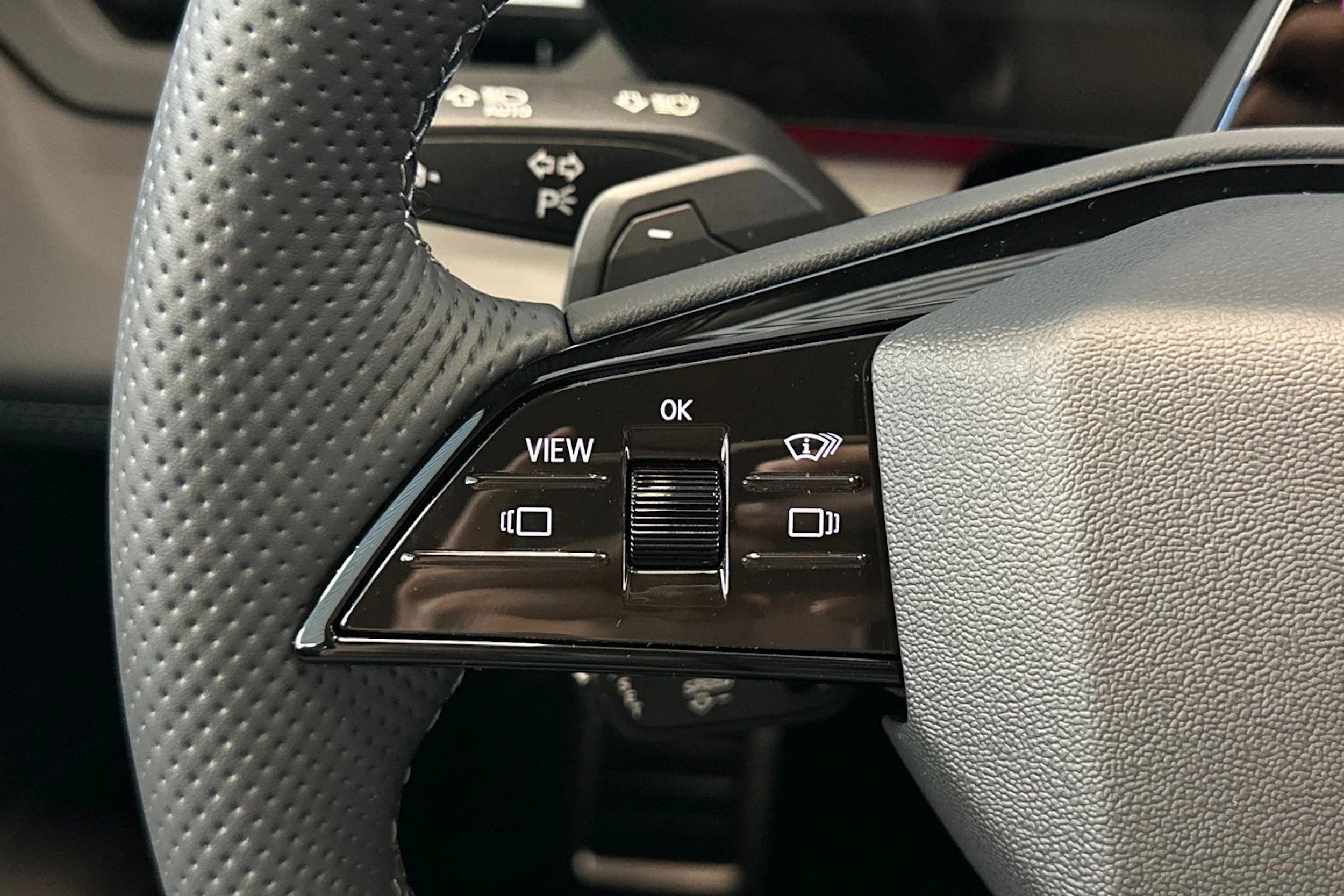 daytona harmaa Audi Q6 e-tron 2026 kuva 19.