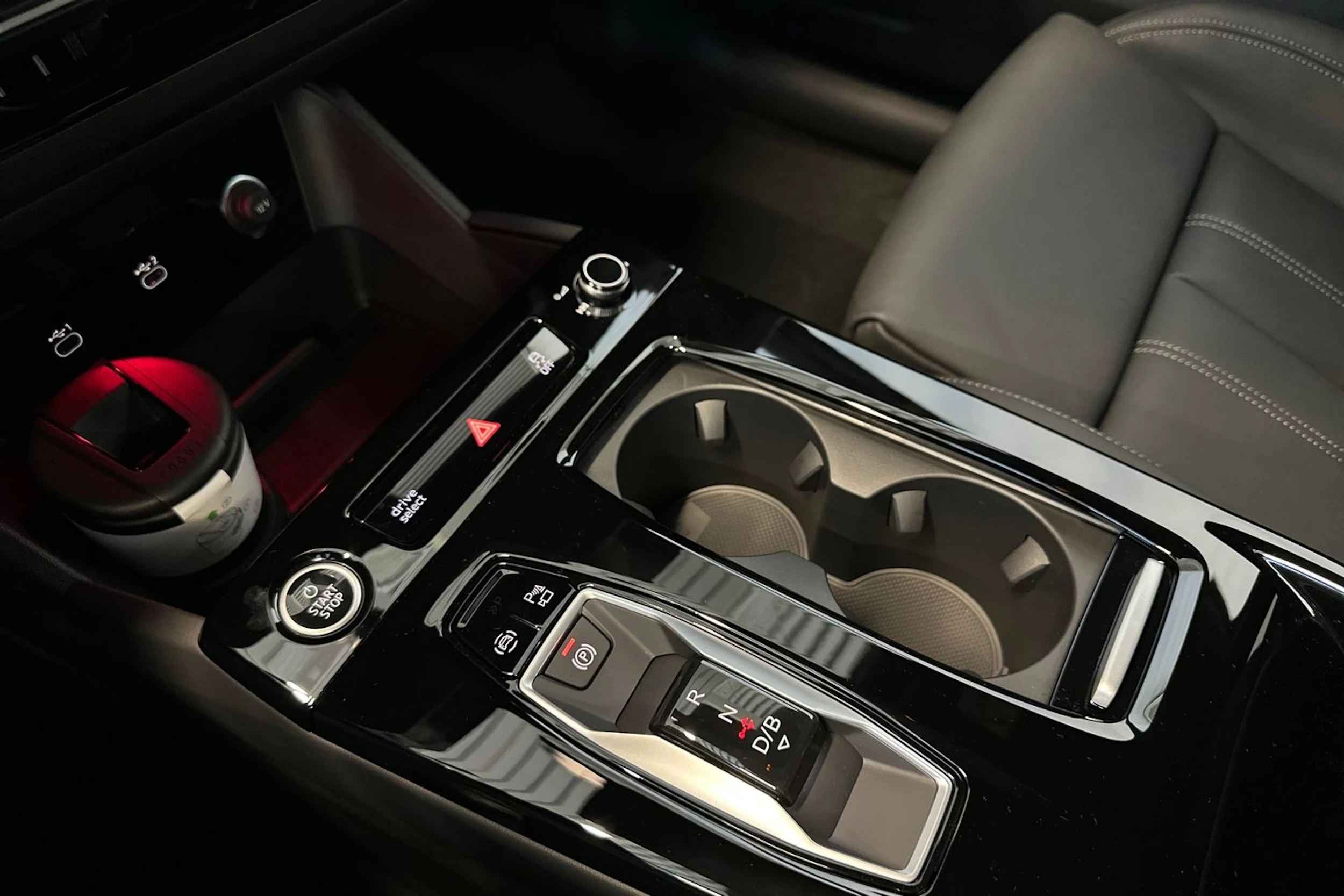 daytona harmaa Audi Q6 e-tron 2026 kuva 22.
