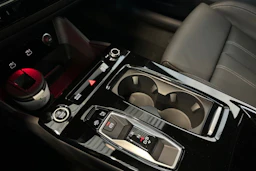 daytona harmaa Audi Q6 e-tron 2026 kuva 22.