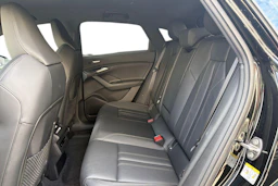 musta Audi Q6 e-tron 2026 kuva 8.