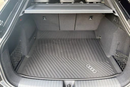 musta Audi Q6 e-tron 2026 kuva 15.