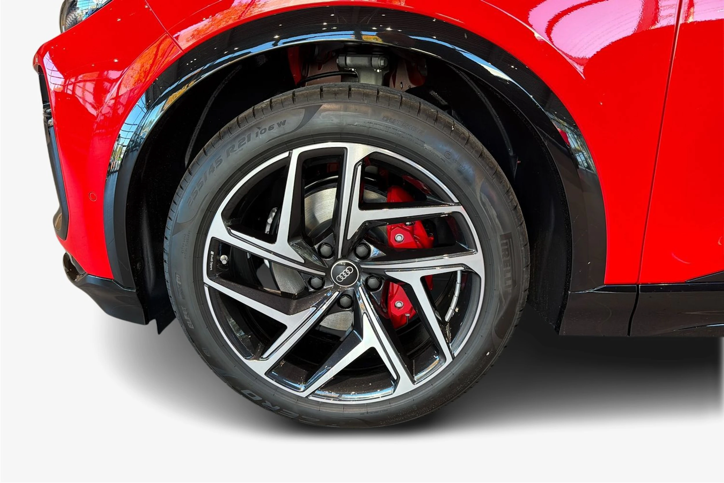 punainen Audi Q6 e-tron 2026 kuva 9.
