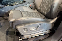 punainen Audi Q6 e-tron 2026 kuva 13.