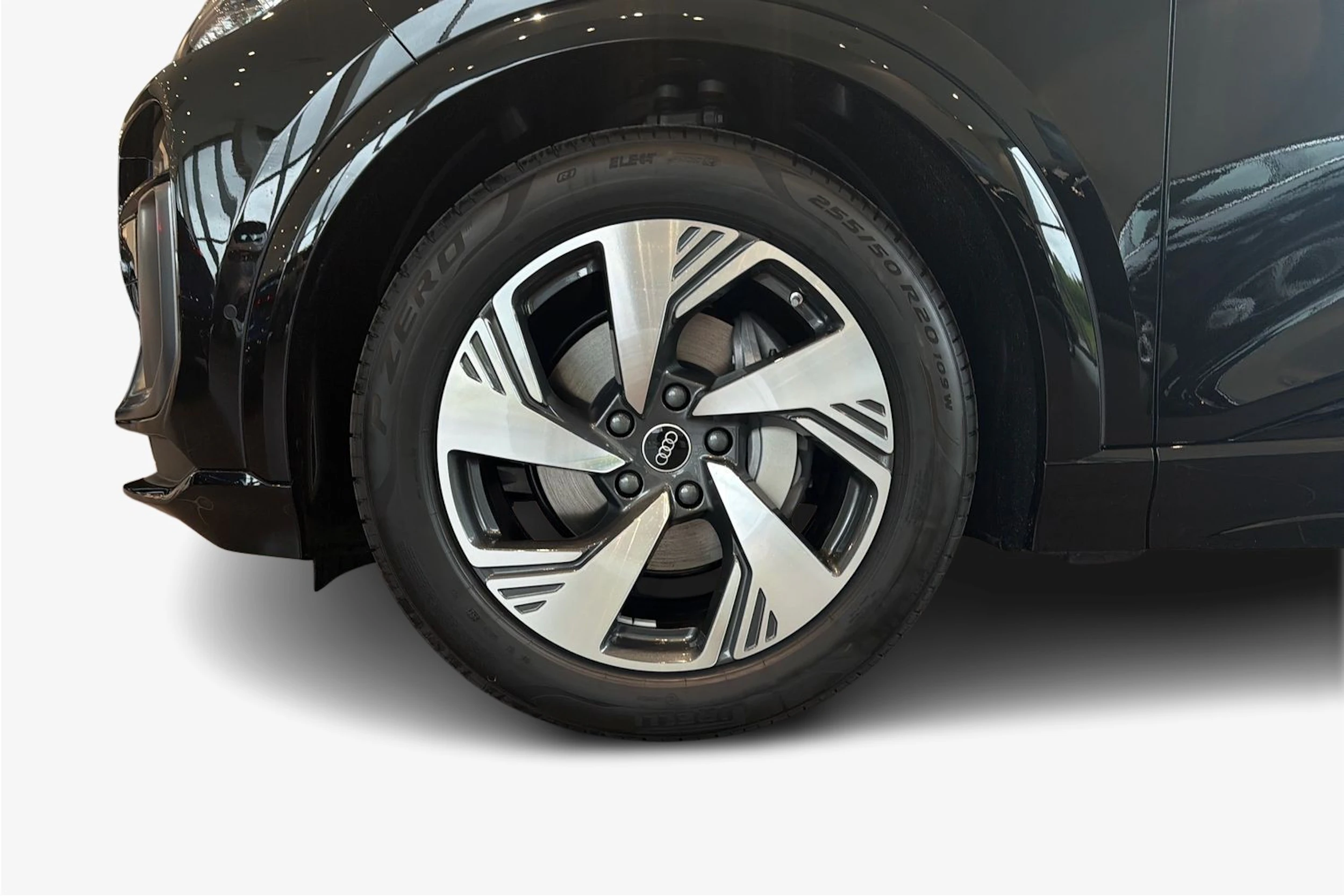 musta Audi Q6 e-tron 2026 kuva 9.