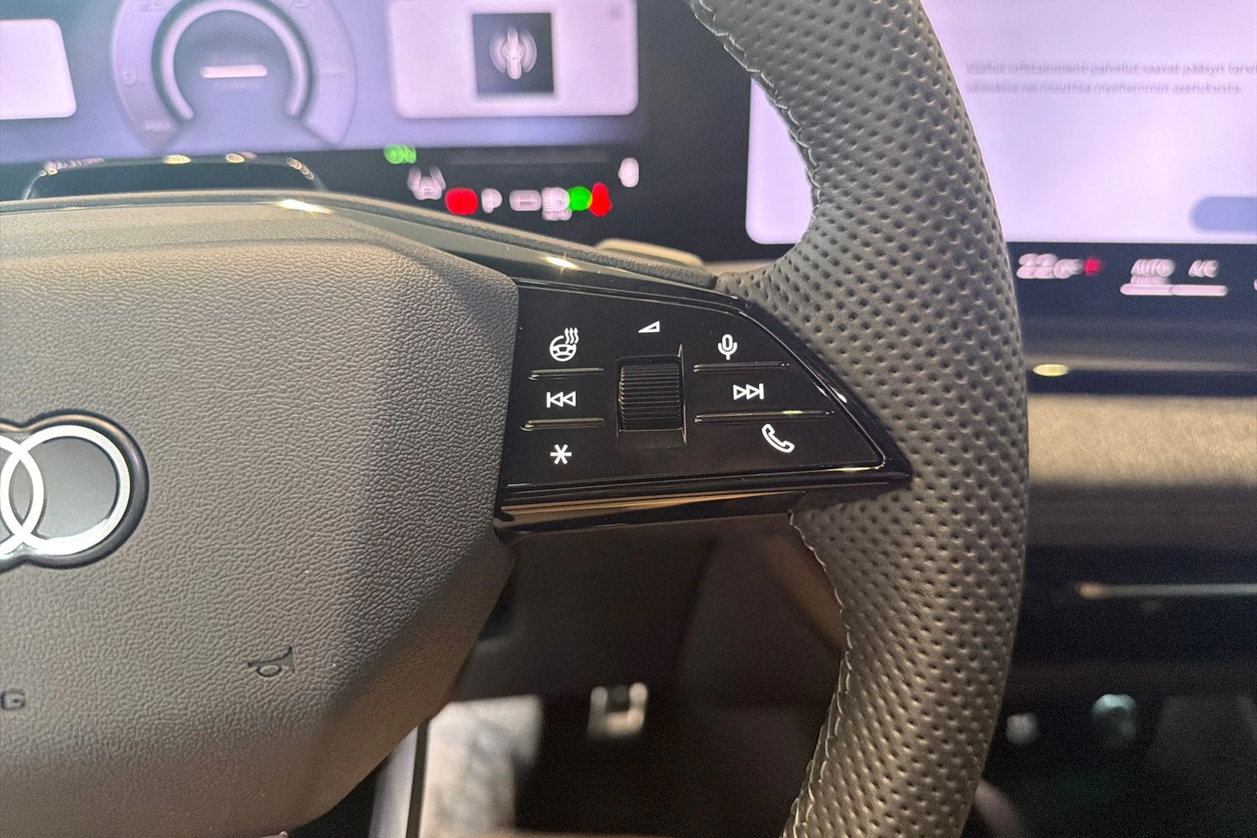 musta Audi Q6 e-tron 2026 kuva 15.