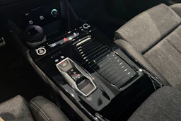 musta Audi Q6 e-tron 2026 kuva 19.