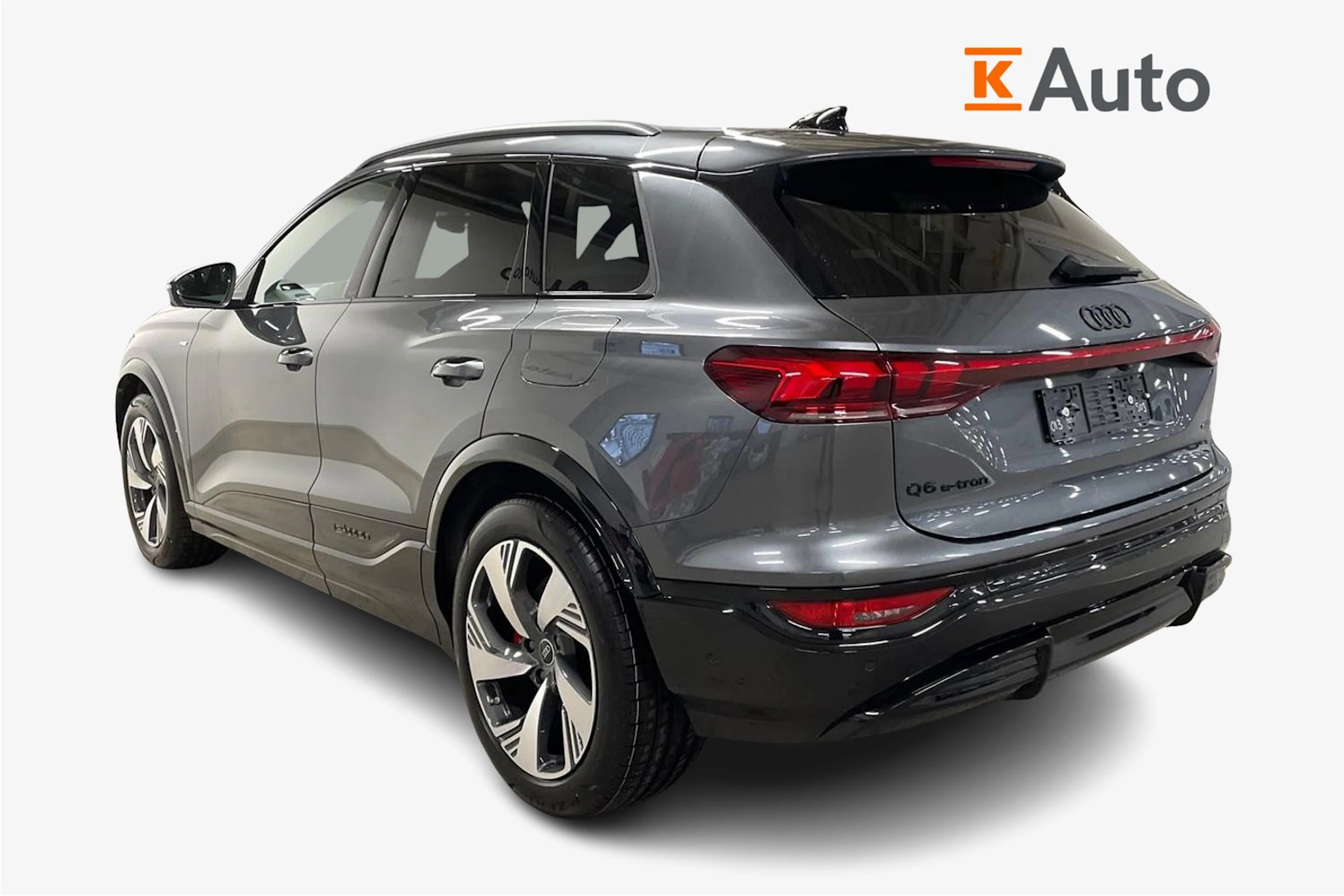 met. harmaa Audi Q6 e-tron 2026 kuva 2.