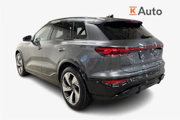 met. harmaa Audi Q6 e-tron 2026 kuva 2.