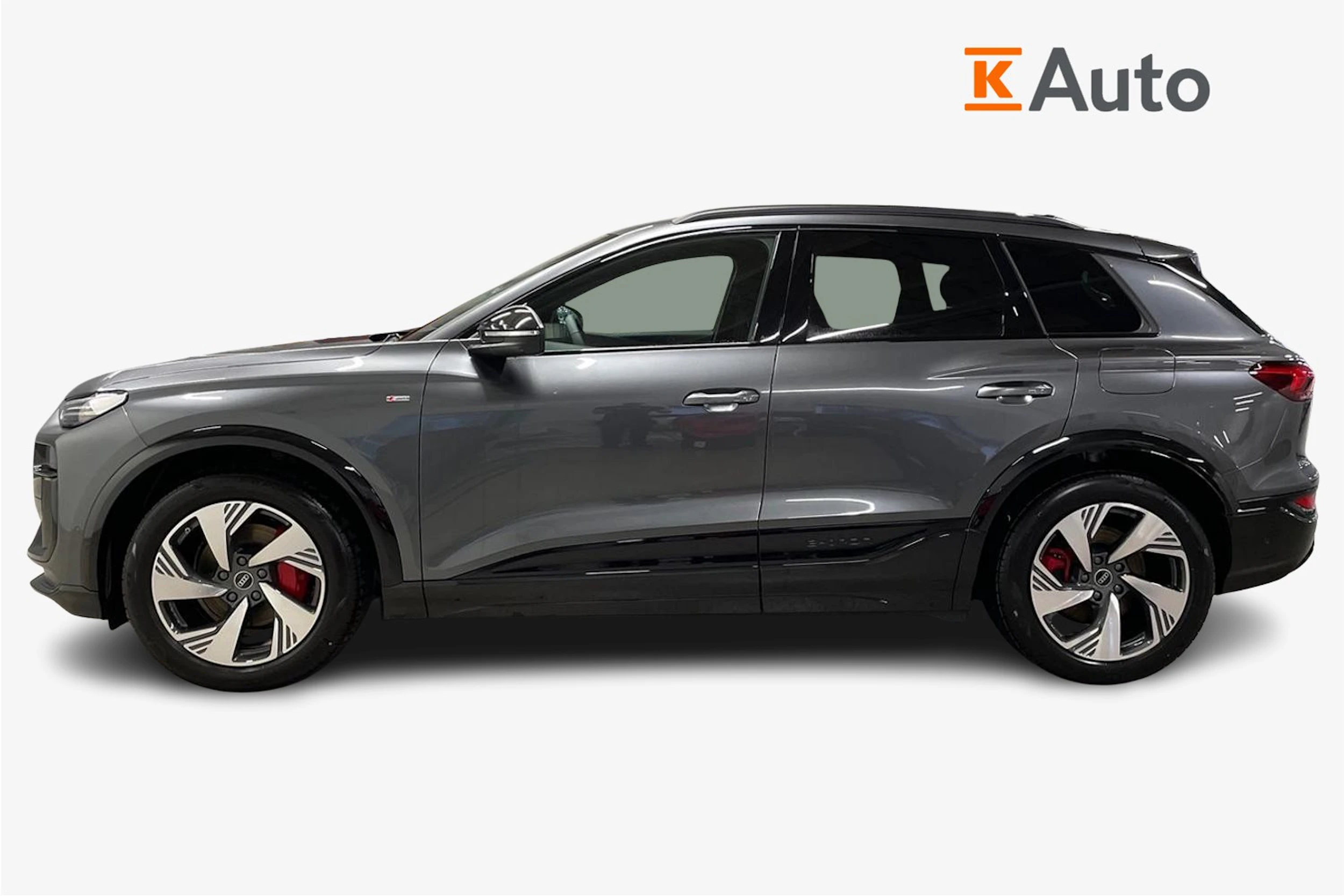 met. harmaa Audi Q6 e-tron 2026 kuva 5.