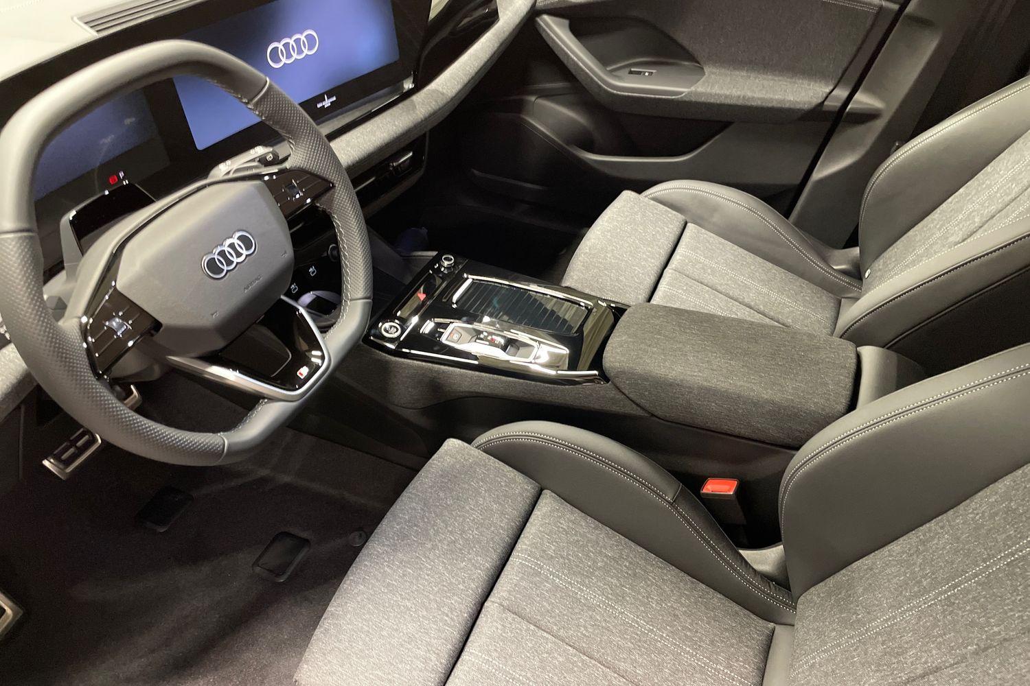 Audi Q6 e-tron e-tron quattro S line 2026, photo 6/15