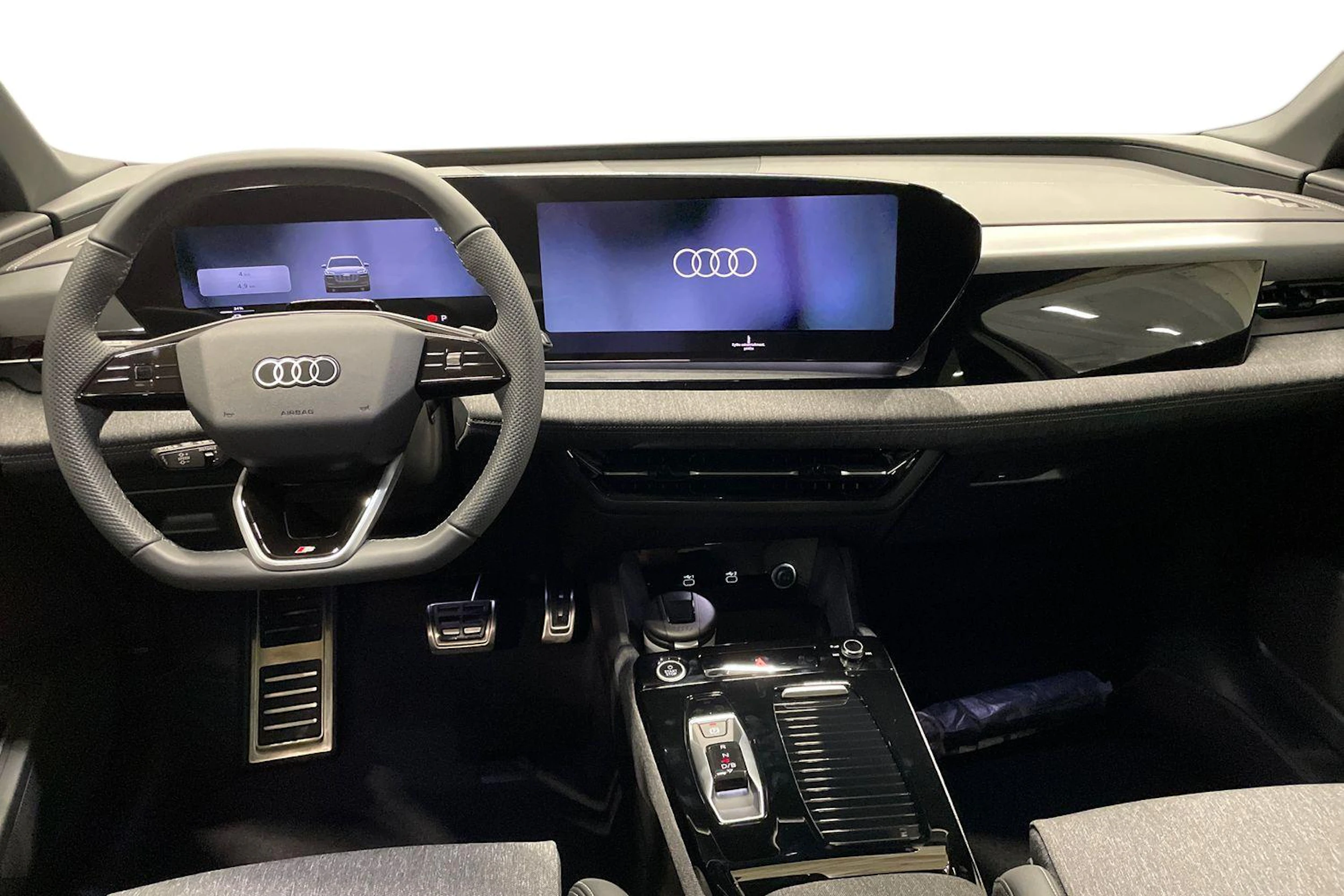 met. harmaa Audi Q6 e-tron 2026 kuva 7.