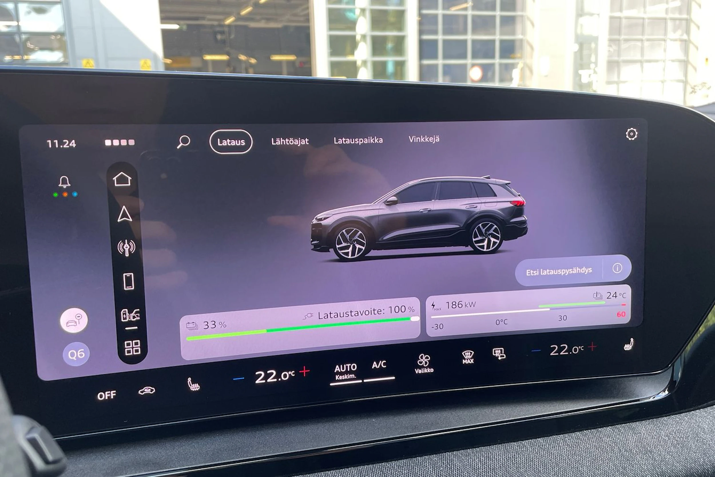 harmaa Audi Q6 e-tron 2026 kuva 26.