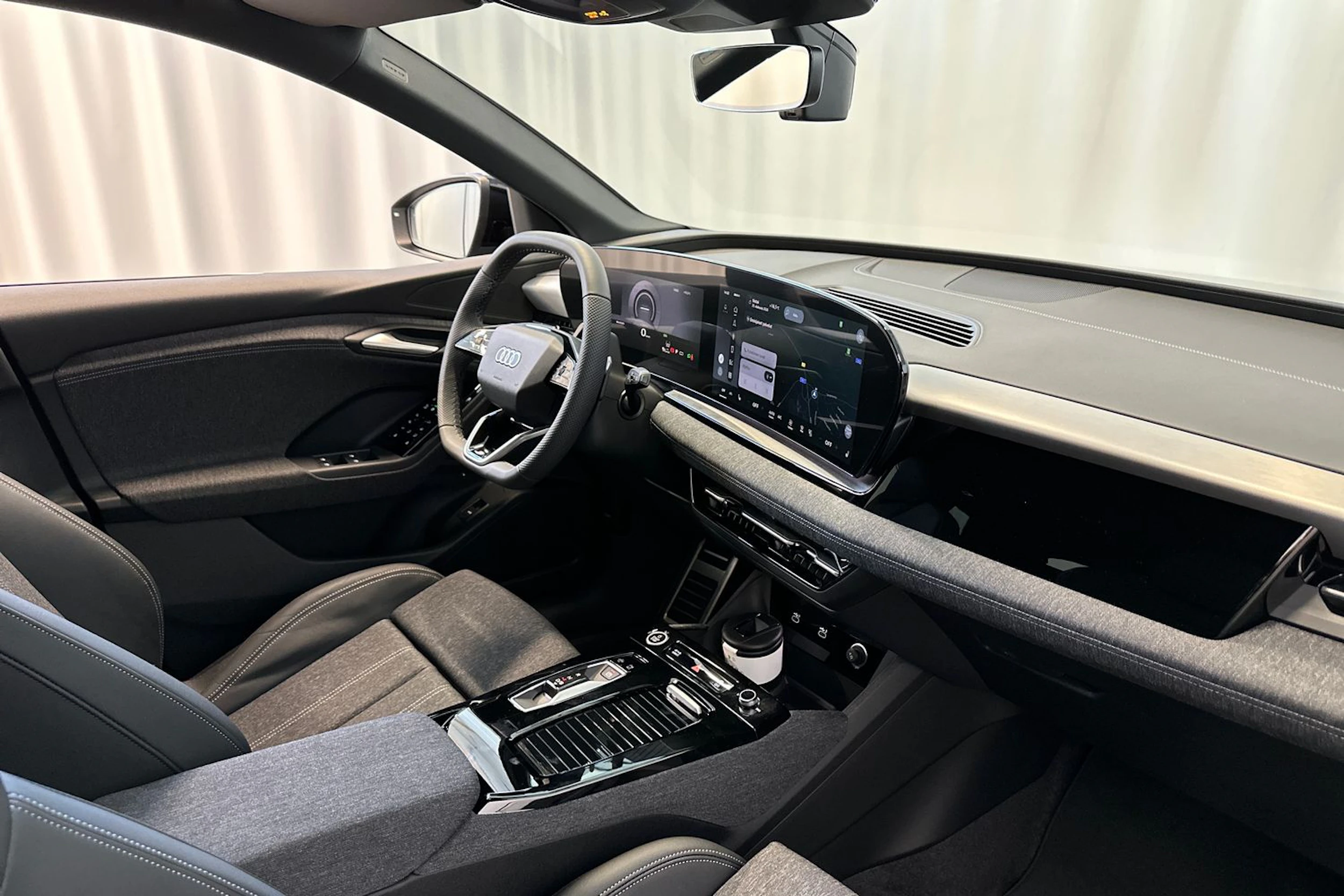 daytona harmaa Audi Q6 e-tron 2026 kuva 11.