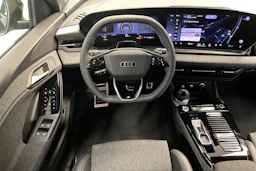 mythos musta Audi Q6 e-tron 2026 kuva 14.