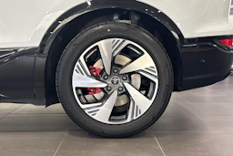 met. valkoinen Audi Q6 e-tron 2026 kuva 10.