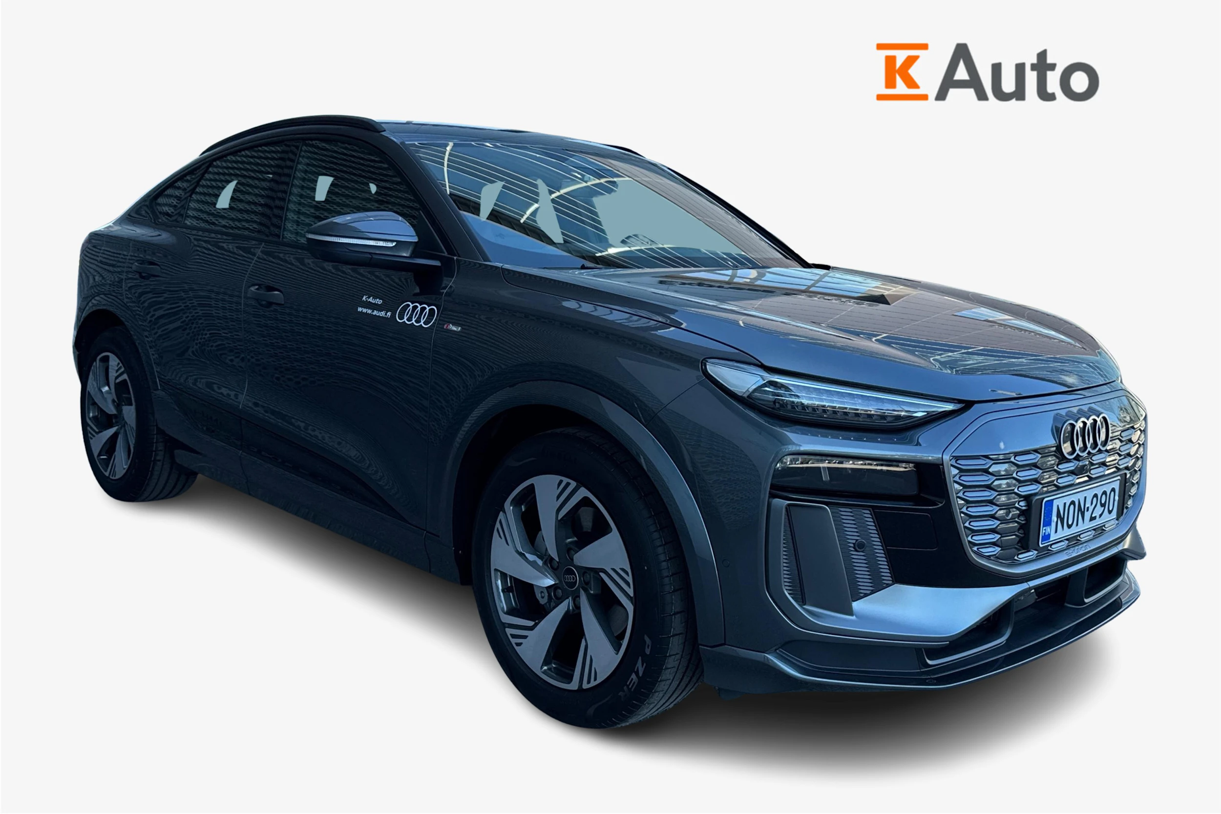 harmaa Audi Q6 e-tron 2026 kuva 1.