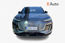 harmaa Audi Q6 e-tron 2026 kuva 4.