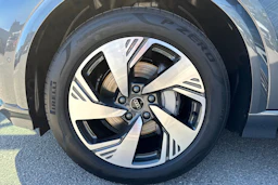 harmaa Audi Q6 e-tron 2026 kuva 10.