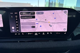 harmaa Audi Q6 e-tron 2026 kuva 15.