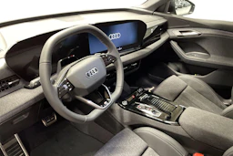 harmaa Audi Q6 e-tron 2026 kuva 6.