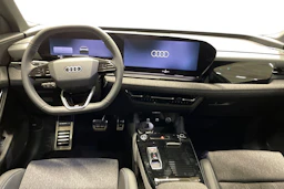 harmaa Audi Q6 e-tron 2026 kuva 7.
