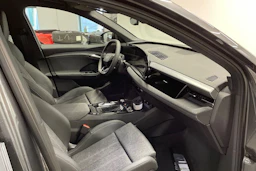 harmaa Audi Q6 e-tron 2026 kuva 14.