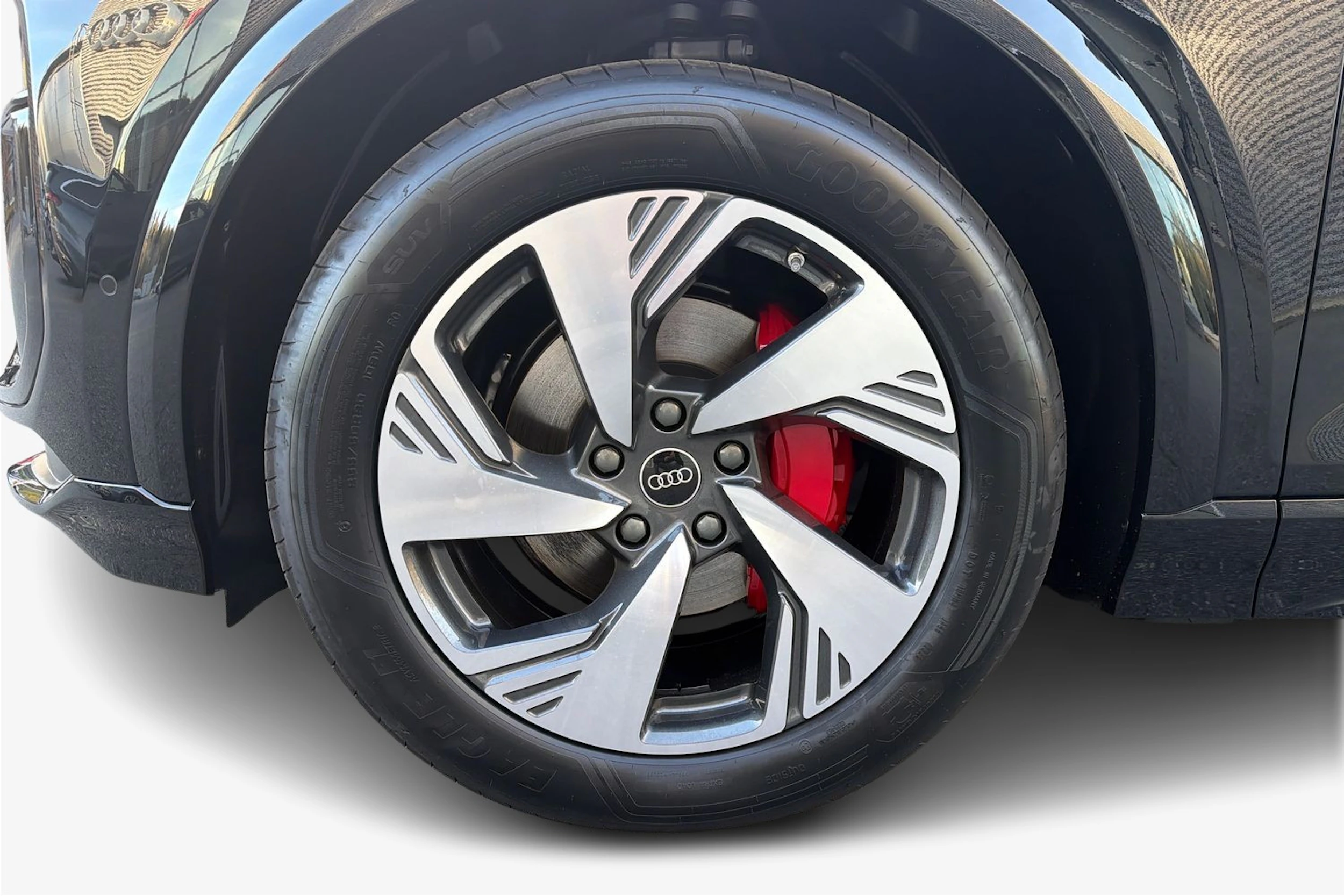 musta Audi Q6 e-tron 2026 kuva 9.