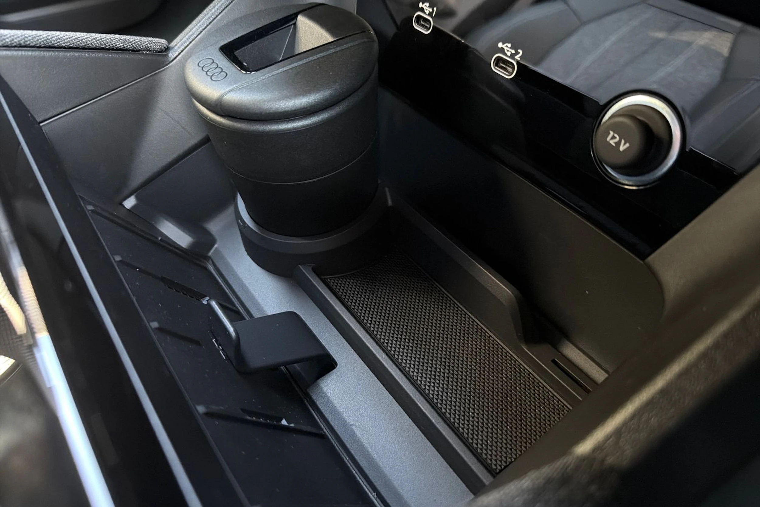 musta Audi Q6 e-tron 2026 kuva 23.