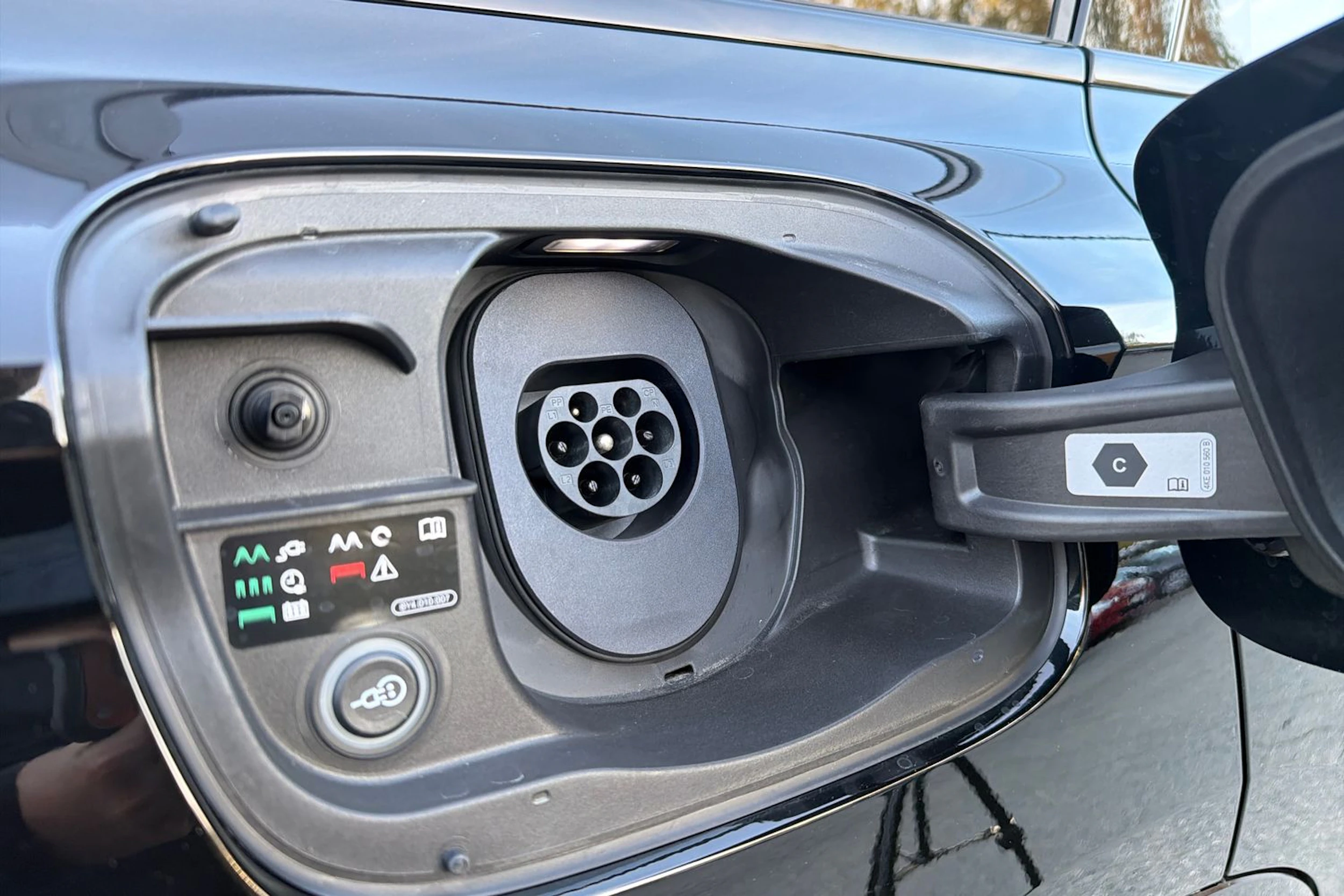 musta Audi Q6 e-tron 2026 kuva 25.