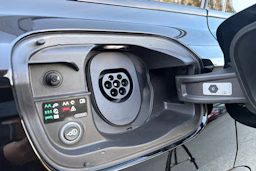 musta Audi Q6 e-tron 2026 kuva 25.
