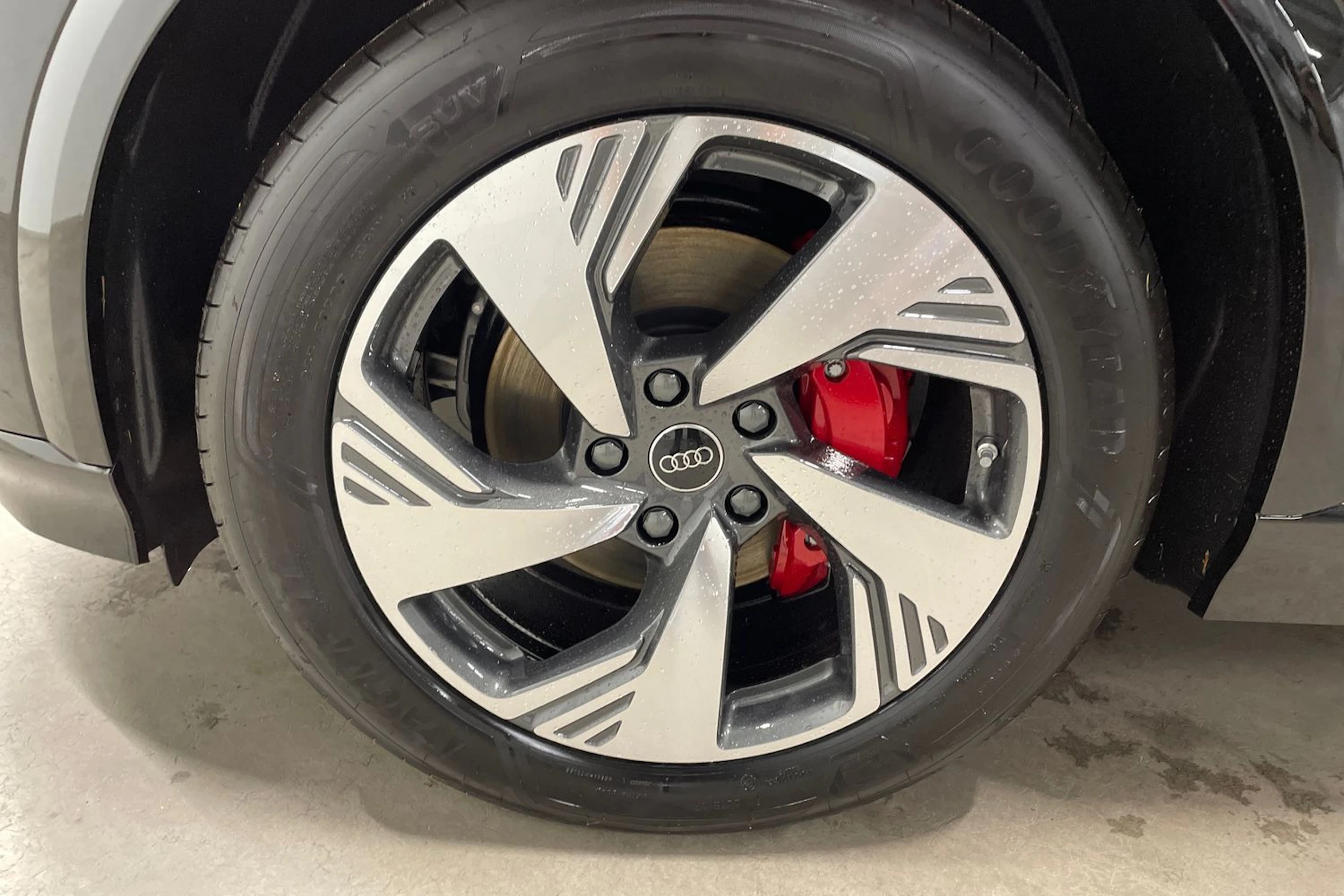 musta Audi Q6 e-tron 2026 kuva 10.