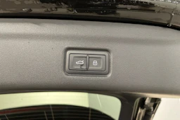 musta Audi Q6 e-tron 2026 kuva 12.